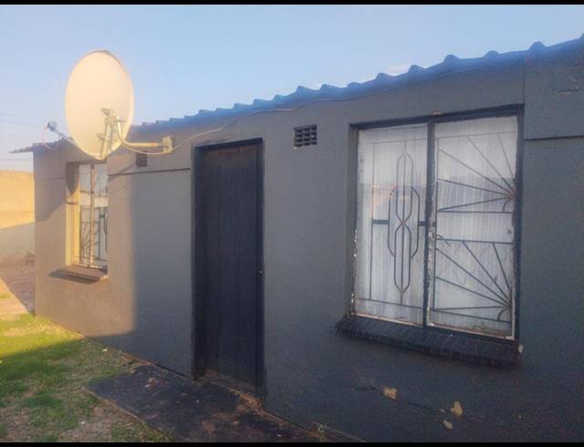 2 BEDROOM HOUSE FOR SALE IN KATLEHONG SOUTH
